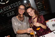  Schmuckdesignerin Nicole Hayduga,  Schauspielerin und Model Darya Gritsyuk 5. „Ladies New Year Dinner“ im Restaurant „Bar Lehel“ {©Foto: Martin Schmitz)